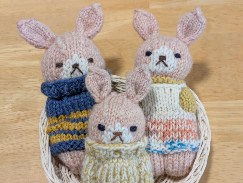うさぎの棒ぐるみ3つ集合