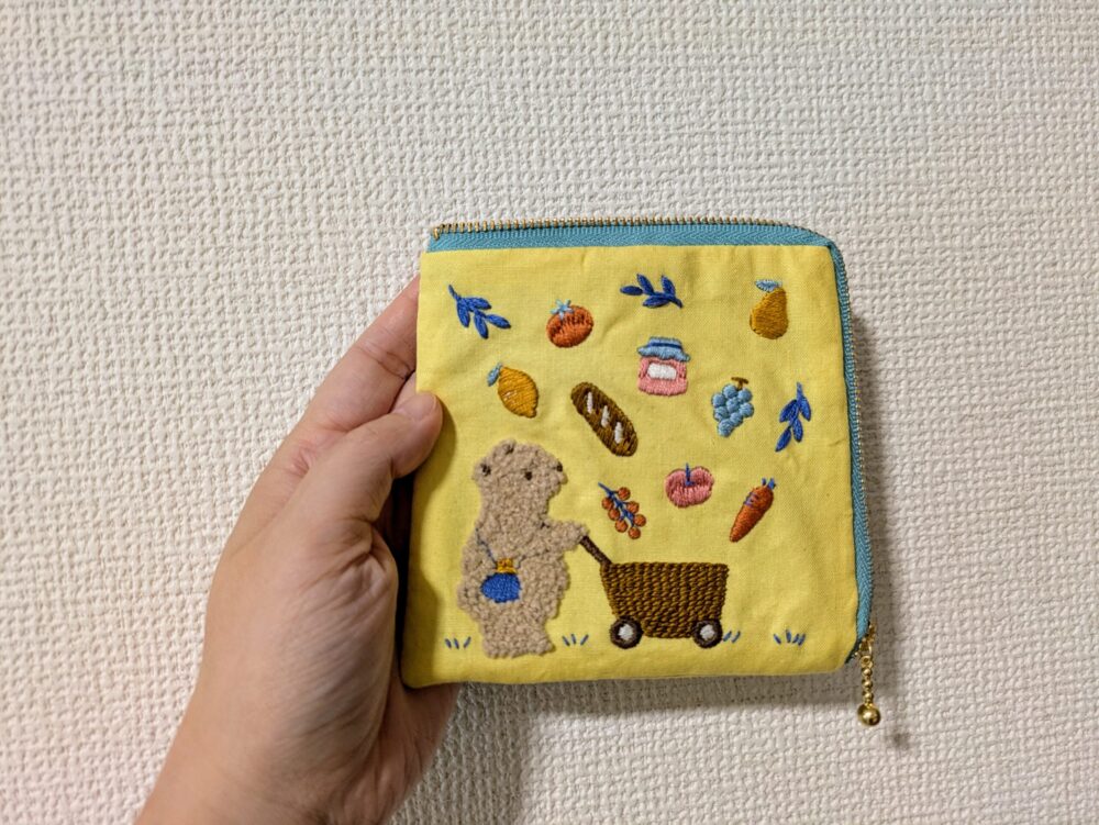 くまさん刺しゅうポーチ～1お買い物 | あみぐるみこもの ぽてとと