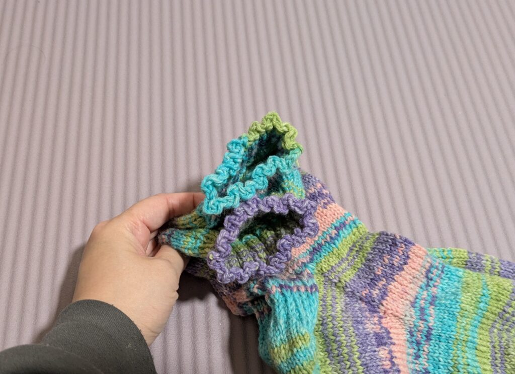 伸縮性のある伏せ止めの履き口