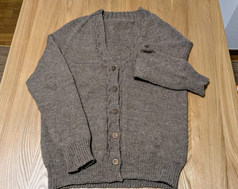 Vネックカーディガン2025完成